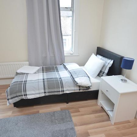 Cheerful 4 Bedroom House In Greater 伦敦 外观 照片