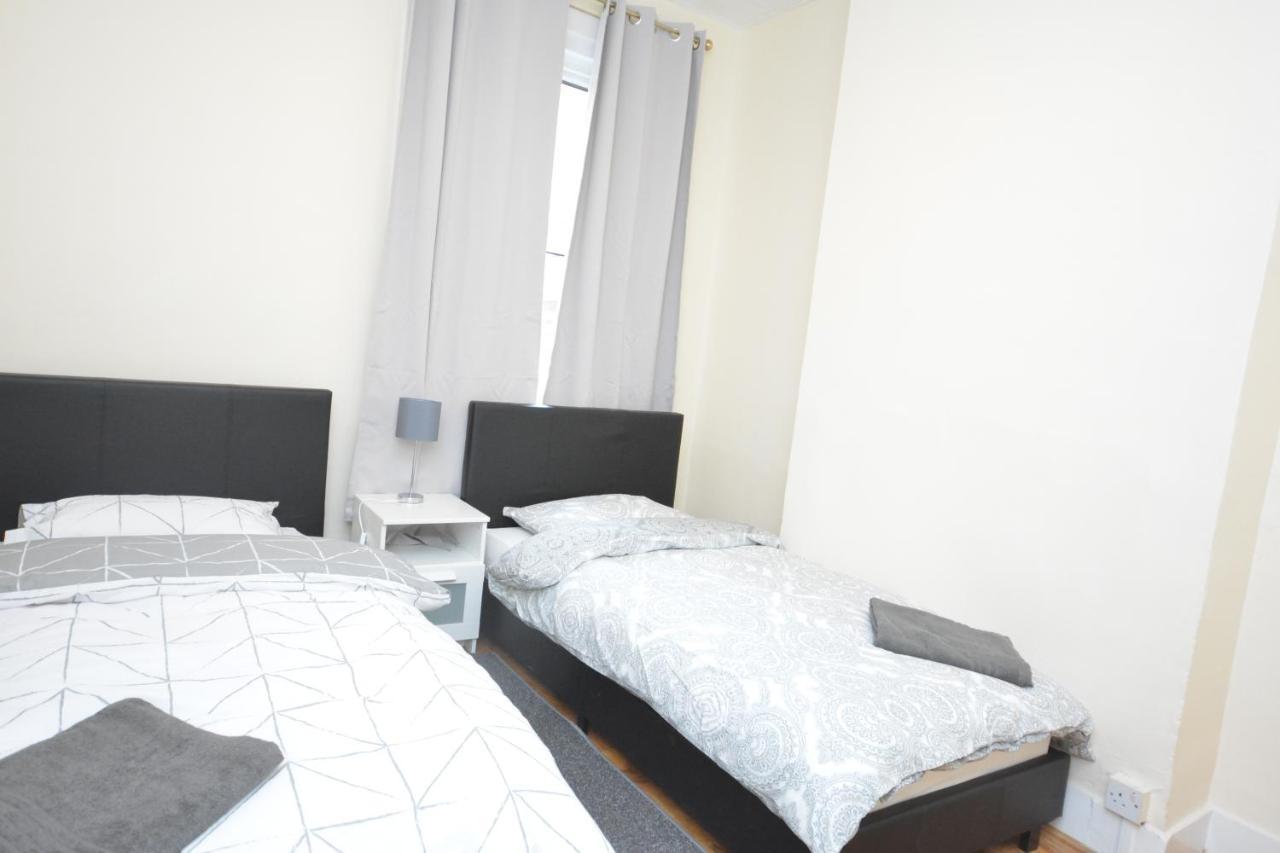 Cheerful 4 Bedroom House In Greater 伦敦 外观 照片