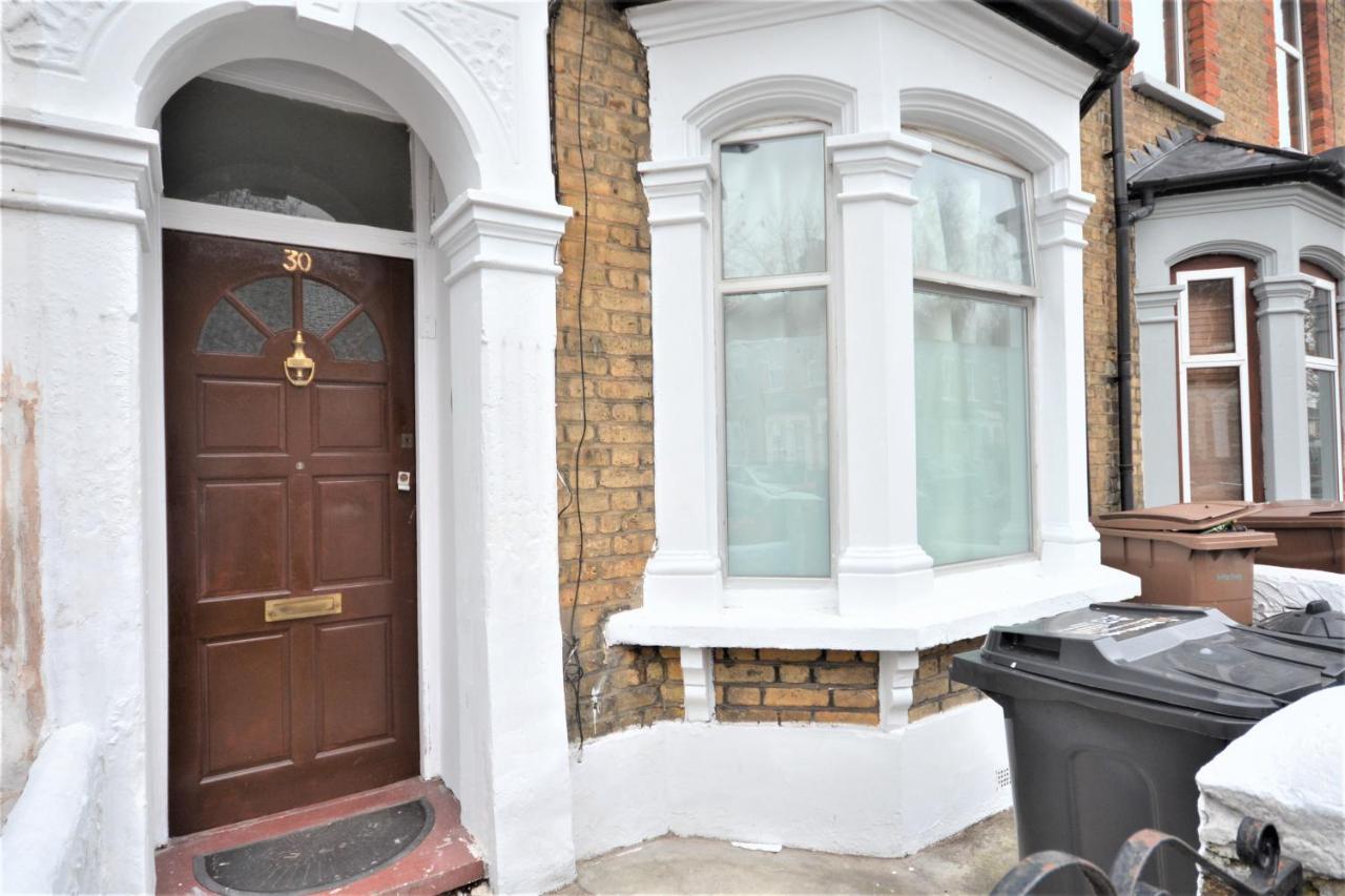 Cheerful 4 Bedroom House In Greater 伦敦 外观 照片