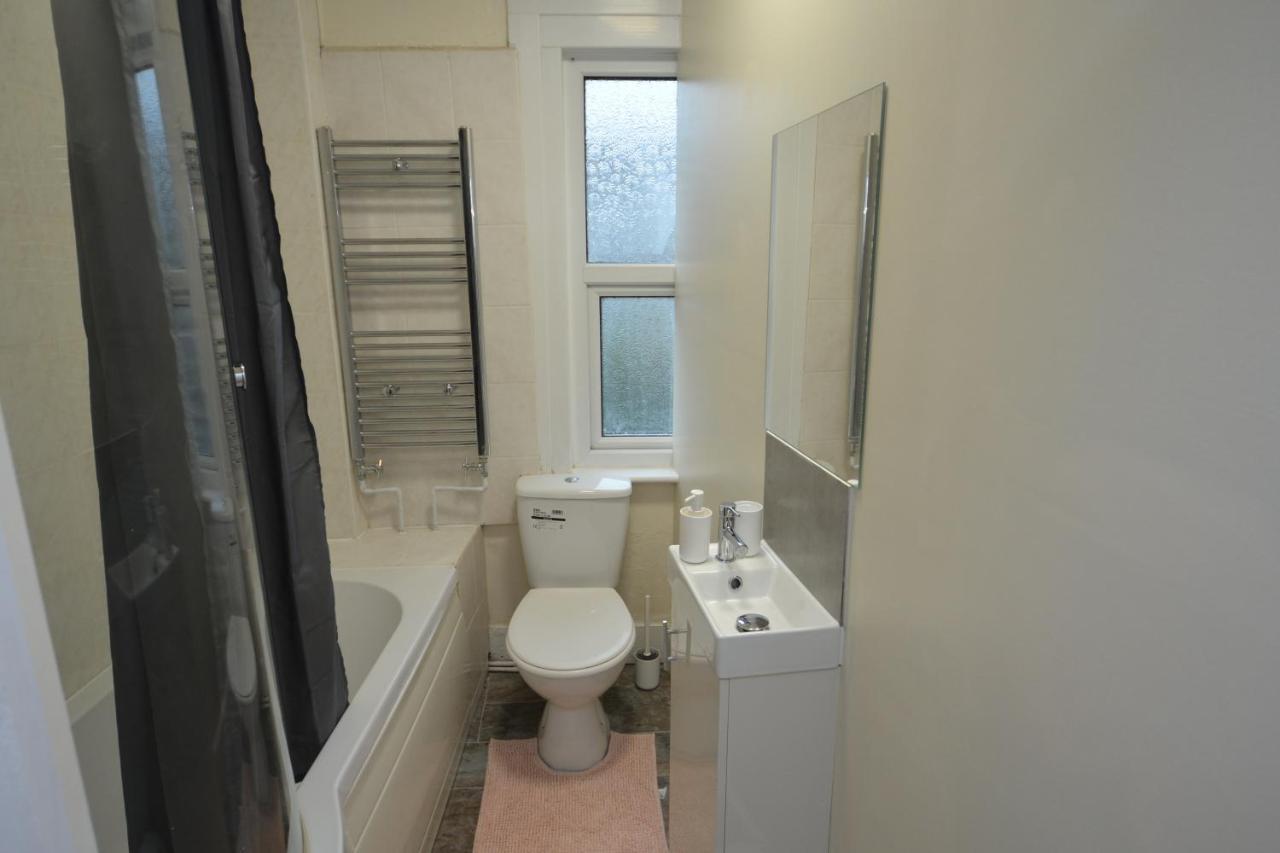 Cheerful 4 Bedroom House In Greater 伦敦 外观 照片
