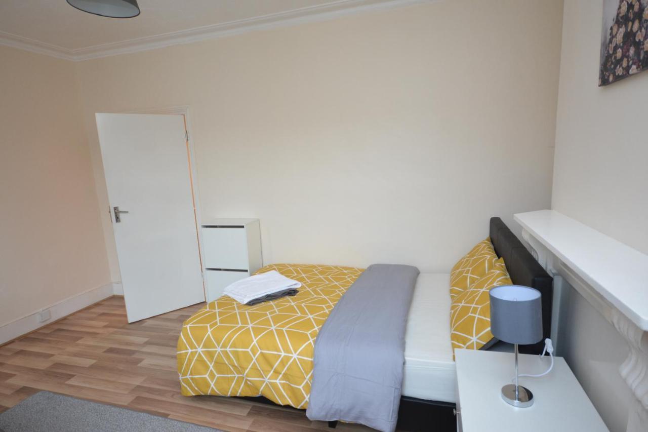 Cheerful 4 Bedroom House In Greater 伦敦 外观 照片