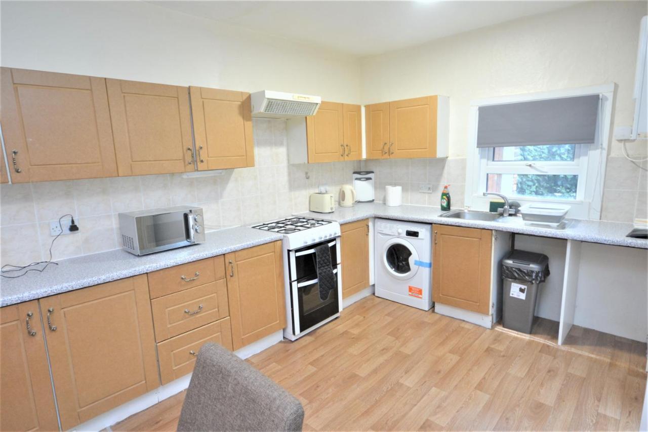 Cheerful 4 Bedroom House In Greater 伦敦 外观 照片