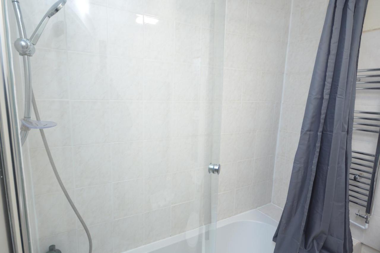 Cheerful 4 Bedroom House In Greater 伦敦 外观 照片
