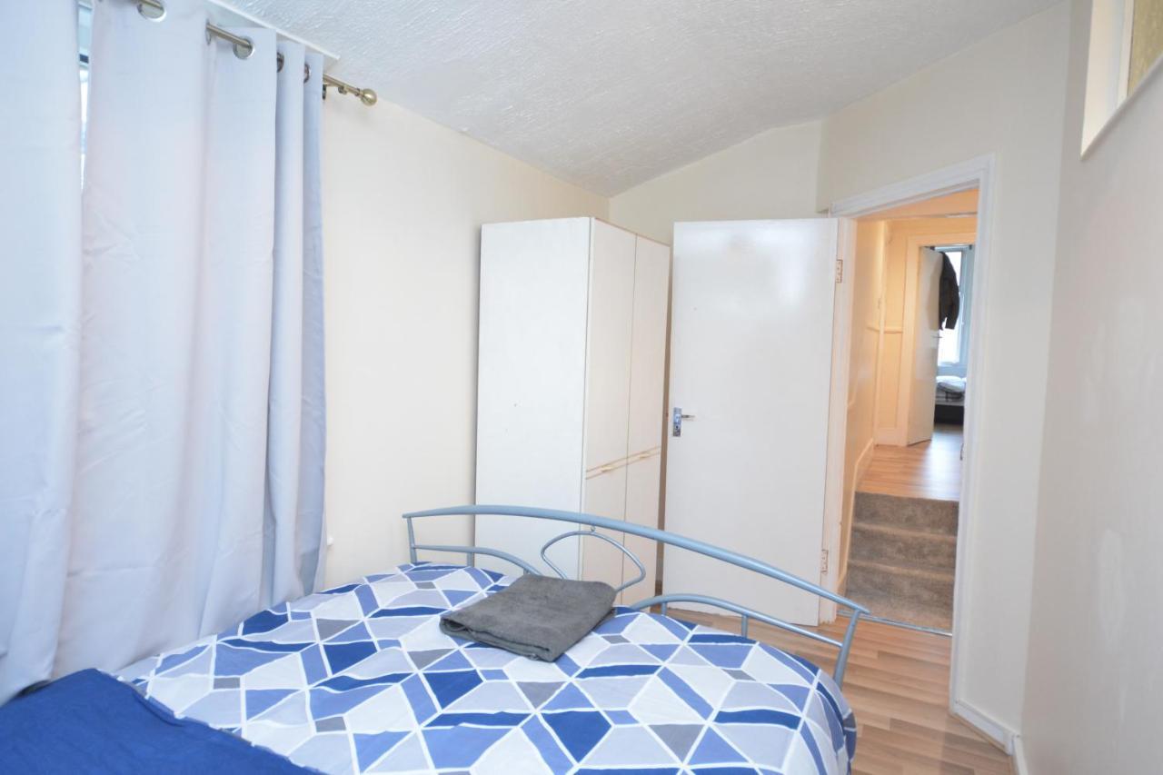 Cheerful 4 Bedroom House In Greater 伦敦 外观 照片