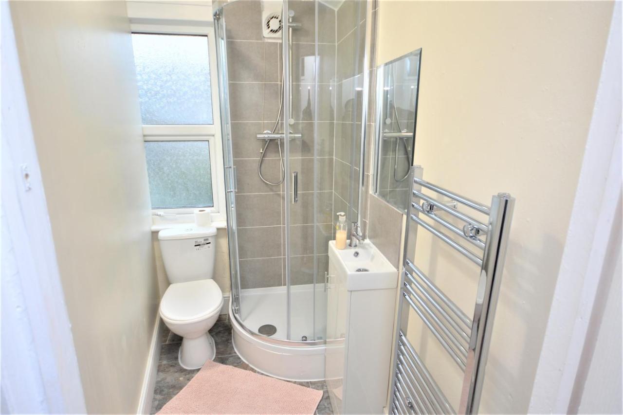 Cheerful 4 Bedroom House In Greater 伦敦 外观 照片