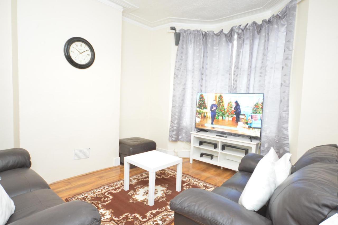 Cheerful 4 Bedroom House In Greater 伦敦 外观 照片