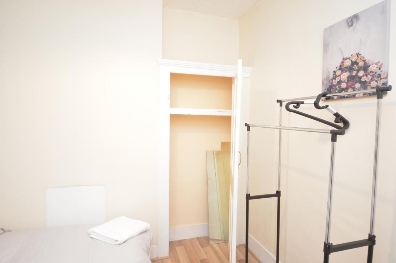 Cheerful 4 Bedroom House In Greater 伦敦 外观 照片